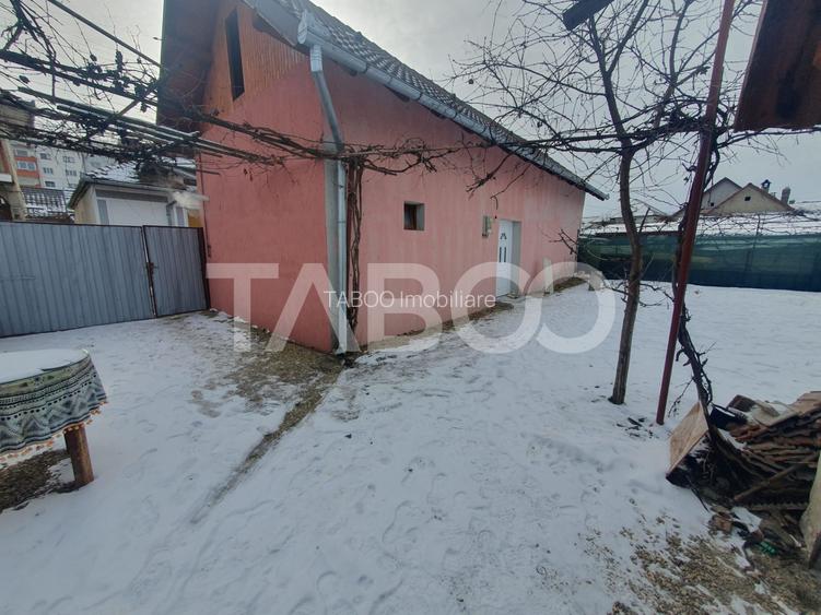 Casa 75 mp utili curte gradina si garaj renovata complet - 2