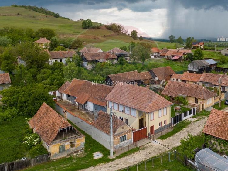 Casă de vacanta, cu annexe si pomi fructiferi, Ungra! - 17