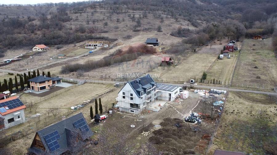 Teren 999 mp. Front 15,70 ml. Valea Garbaului - Floresti - 2