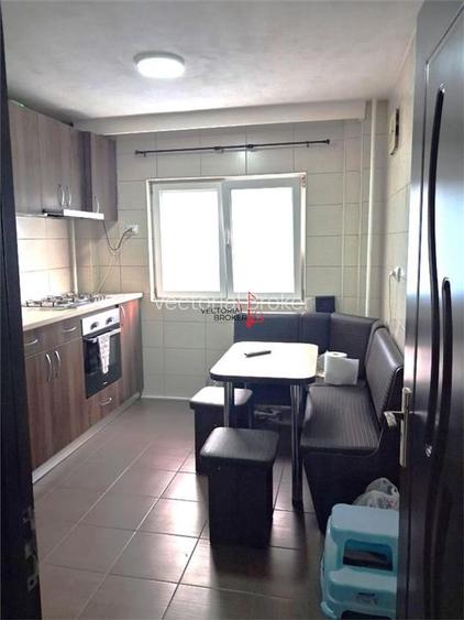 Apartament decomandat 3/8, Calea Mosilor - 2