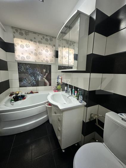 Apartament 3 camere, 68 mp, zona Dezrobirii - 13