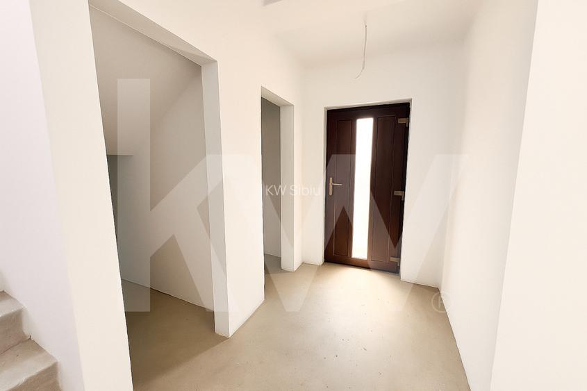 De vanzare casa tip duplex cu terasa, curte si anexa in Selimbar, Sibiu  - 2