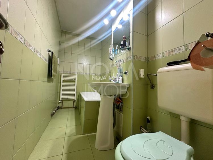 Apartament 3 camere, decomandat - Str. Semaforului - 10