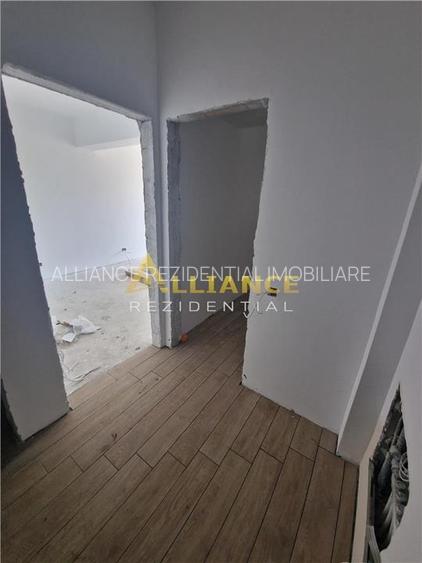 Young Residence 2 cam 60 mp la 10 min metrou - 4
