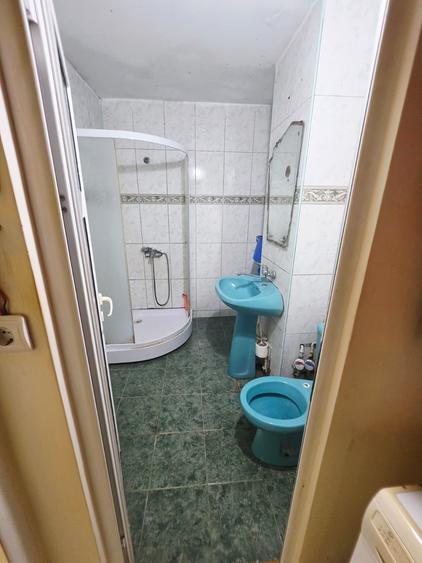 Vanzare apartament 2 camere decomandat, Malu Rosu, parter inalt