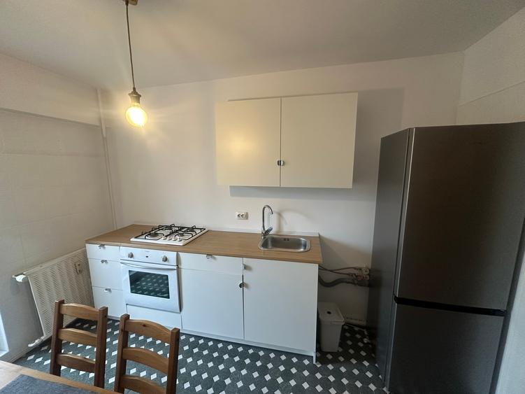 Apartament 3 camere 13 Septembrie, mobilat complet, etaj 5, 2 balcoane