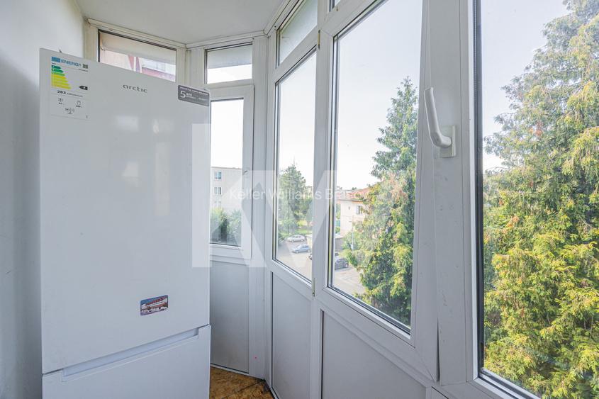 Vânzare apartament cu 2 camere,  2 balcoane, decomandat - zona Tractorul - 13