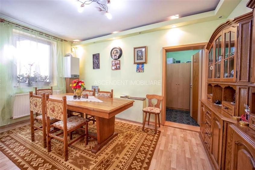 Pe incantare florala, casa cu 5 camere, curte individuala - Central, Brasov - 17