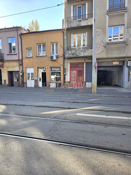 Casă de vânzare Str. 11 Iunie – lângă Parcul Carol,  Comision 0% - 7