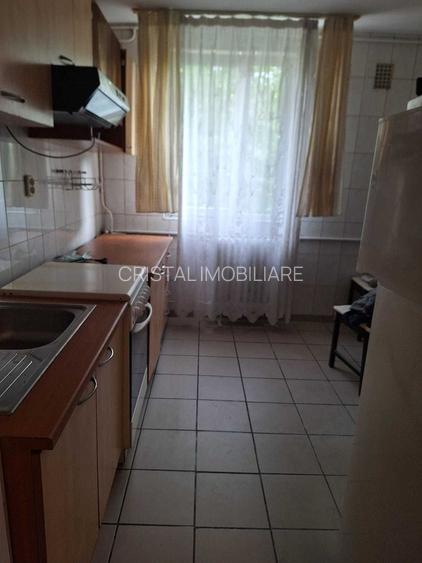 Închiriere Apartament cu 3 camere Titan, langa metrou 1 Decembrie, renovat - 5
