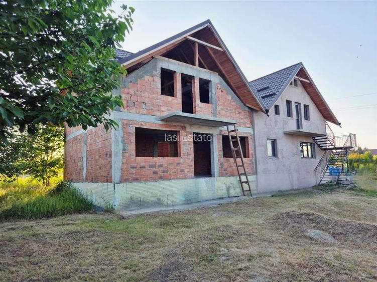 Casa de vanzare cu priveliste frumoasa - 3