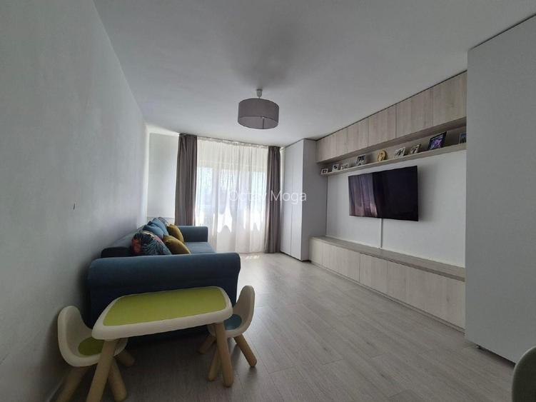 Apartament doua camere, decomandat, renovat recent. Central - 7