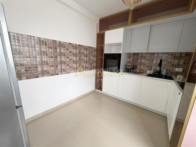 Vila individuală P+1E - 4 camere - 2 băi - teren 400mp - mobilată - 2