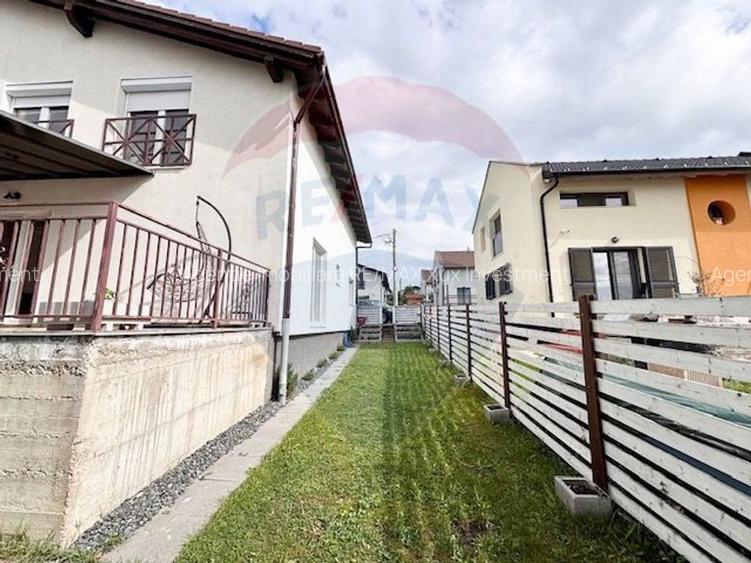 Casa moderna de vanzare in Bavaria Park cu priveliste la muntii Fagars - 14