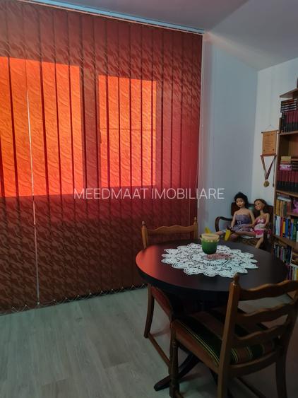 Casa, P+1+M,  la 5 minute de Metrou Apărătorii Patriei. - 6