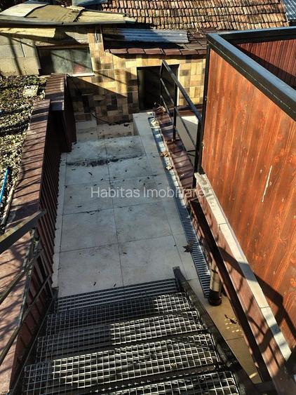 Casă compusa din 3 apartamente, P+E,  zona central - 20