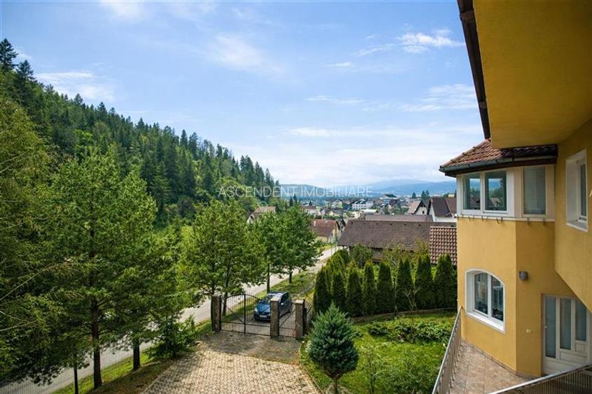 Vila distincta, panorama urbana, amplasare de top, Zarnesti, Brasov - 7