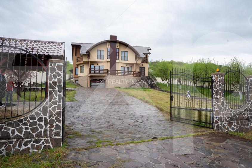 Proprietate unică, în zonă verde și liniștita - 2