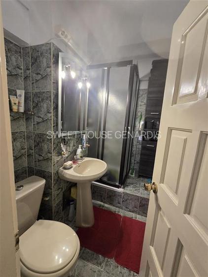 Apartament cu patru camere zona centrala - 8