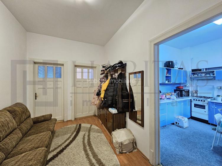 Casa cu 8 camere, dispusa pe doua nivele, Parcul Central - 25