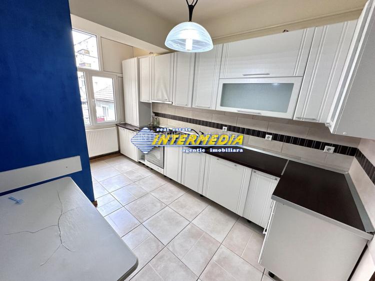 Apartament cu 3 camere Deco Foste proprietati CETATE Piata Finisat Nemobilat - 20