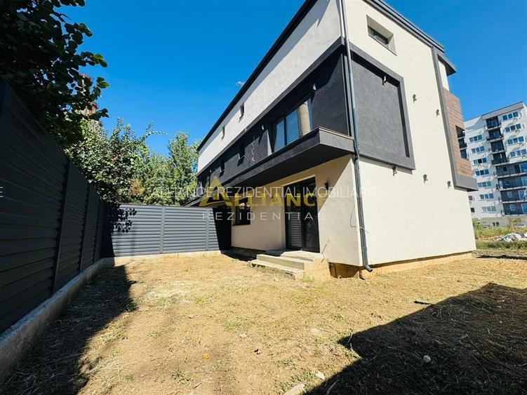 Vila de vanzare || 4 camere || curte mare || aproape Grand Arena - 7