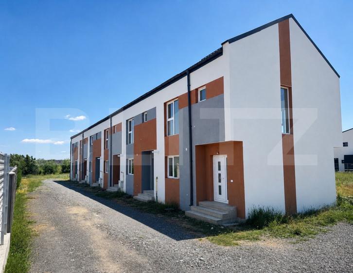 Apartament 3 camere, 2 bai, curte proprie, zona Panduri