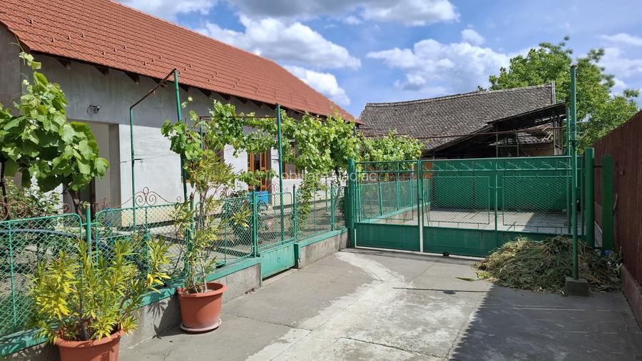 Proprietate rară în Nădlac – Casa ultracentral 7 camere - 2