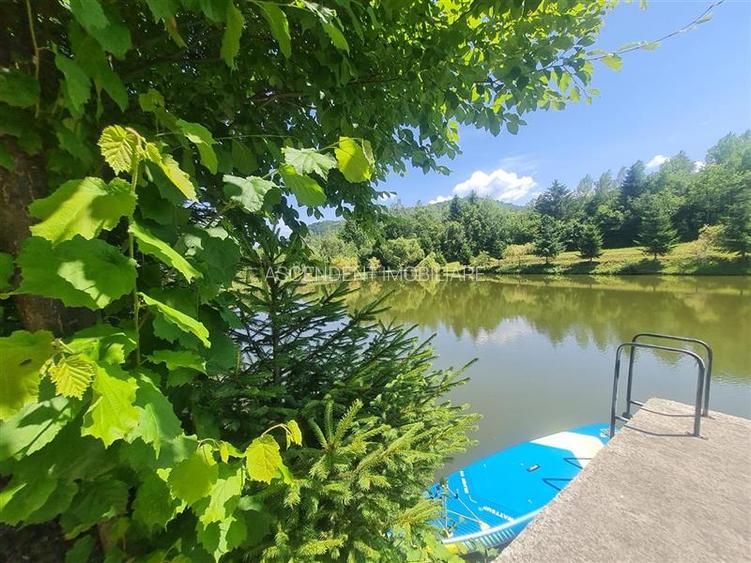 FILM! Oaza paradisiaca cu lac, vedere catre Bucegi, Glajerie/ Rasnov, pretabil C - 17