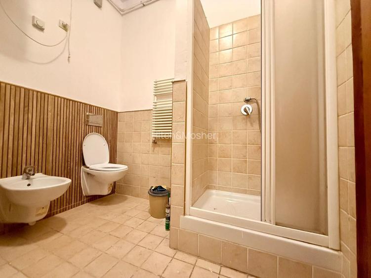 Apartament spațios 4 camere,  Piata Victoriei - 17