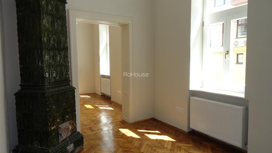 Apartament in casa recent renovat , parcare in curte, zona centrala - 10