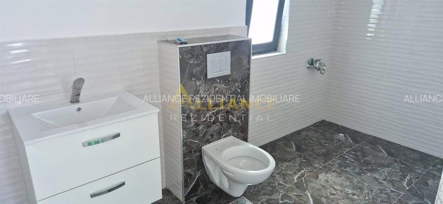 Casa individuala - 4 camere  - 3 bai - 123 mp utili-425mp - 4