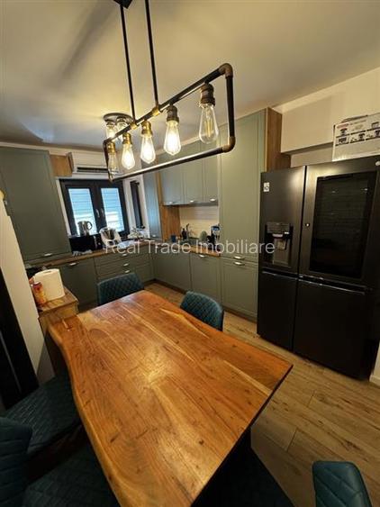 Apartament 4 camere decomandat zona Centrul Civic- Toamnei - 2