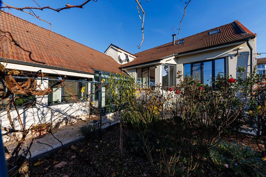 Casa cu Personalitate – Un Amestec Fascinant de Stil Istoric și Contemporan - 23