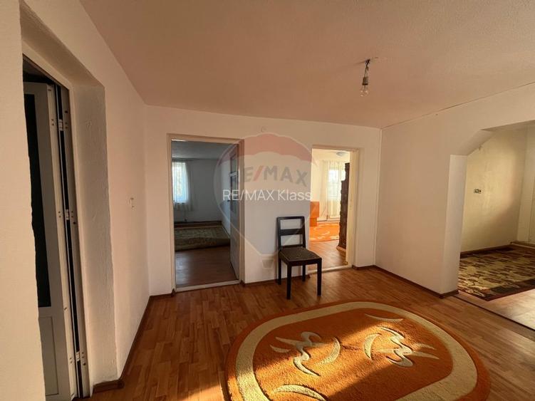 Casa cu 5 camere de vanzare in Priseaca 450 mp teren - 13
