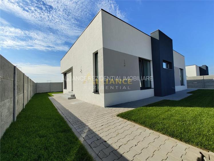 Casa individuala - 3 dormitoare, - 402 mp teren - Aviatorilor - 5