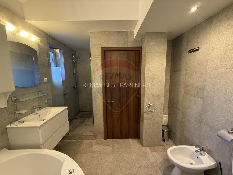 Casă / Vilă de închiriat în  Buna Ziua - 14