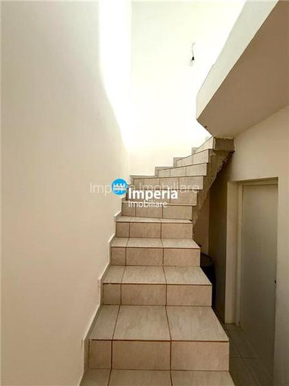 Casa 8 camere, 3 bai, canalizare, 300 teren Tineretului  Lunca Cetatuii - 8