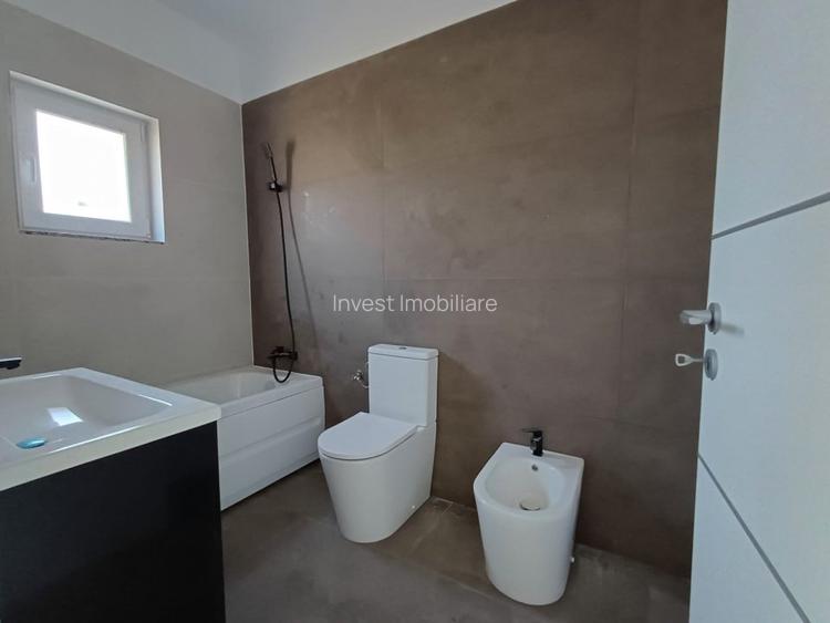 Casă de vânzare în MIROSLAVA , 4 camere - 6