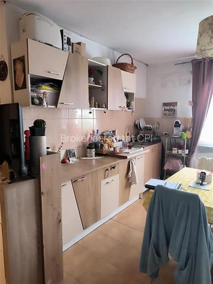 Casa de vanzare,Buturugeni, pret mic - 12