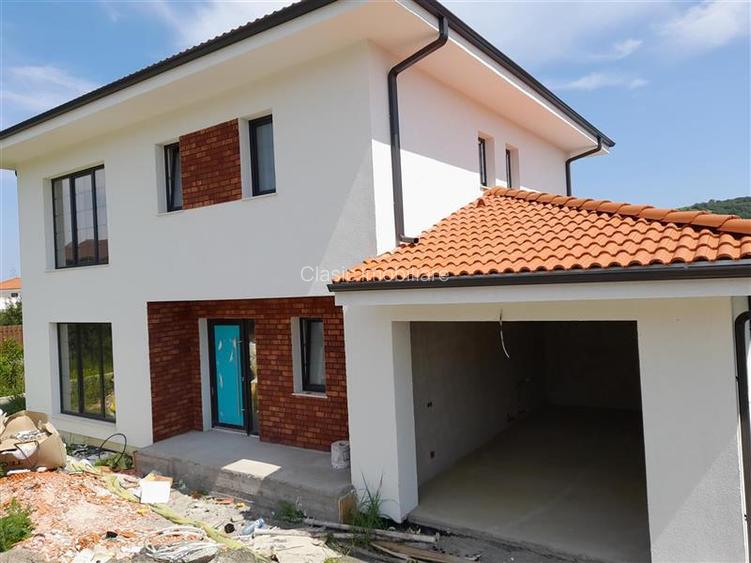 Vanzare casa individuala Chinteni zona Bisericilor Centru, aproximativ 7 Km Auch - 2