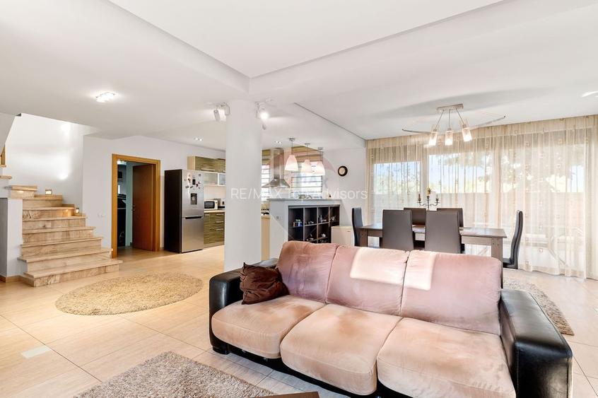 VANZARE Vilă PREMIUM cu 6 camere în zona Central, OTOPENI - 2