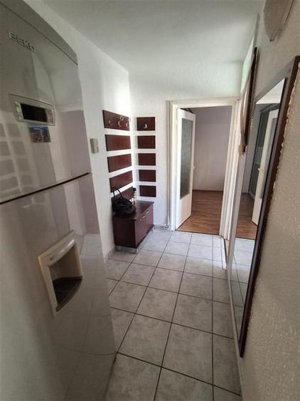 Apartament 2 camere decomandat zona Valea Aurie