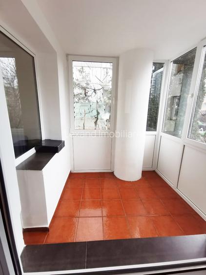 Apartament  cu trei camere, decomandat in  Centrul Civic - 6