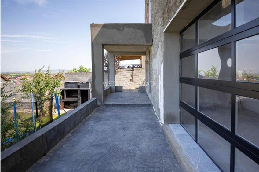 Proprietate unica stil mediteranean, 215mp utili, teren 1000mp, stadiu semifinis - 11