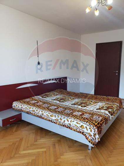 Apartament cu 3 camere in zona Polivalenta - 3
