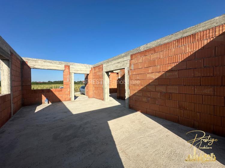 Casa la rosu si teren de 560 mp de vanzare in Tarian - Bihor  - 12