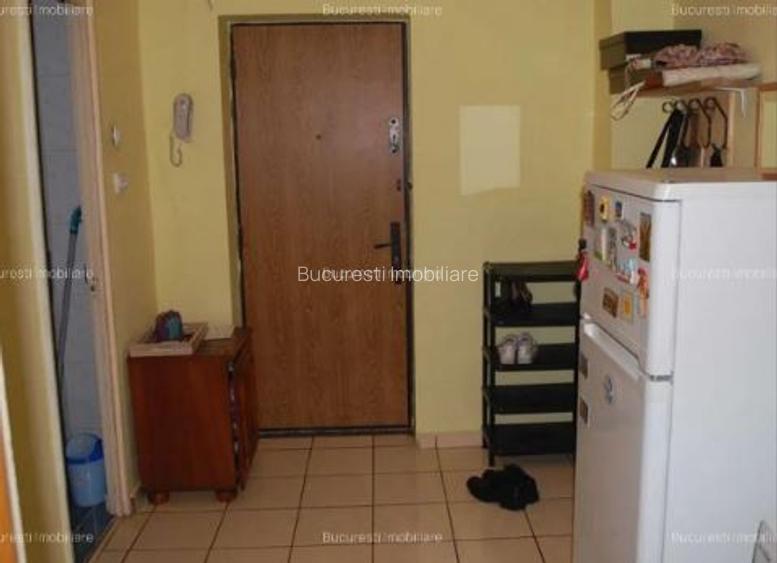 Garsoniera,B-dul Lacul Tei,bl.reabilitat,et.3/10,DECOMANDATA,Amenajata,Libera - 4