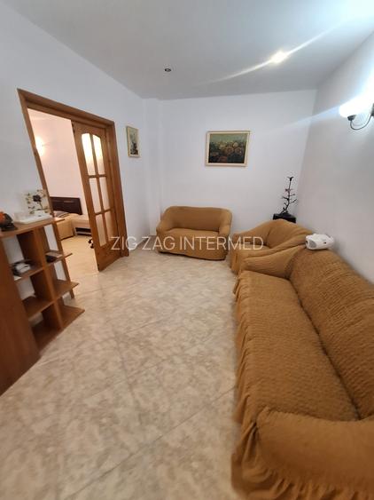 Zona Trocadero , imobil 90 mp., IDEAL BIROURI, curte - 14