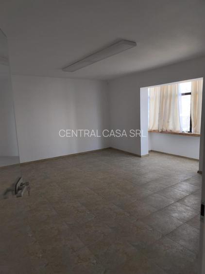 Cladire de birouri in zona Centru - Palas - 2